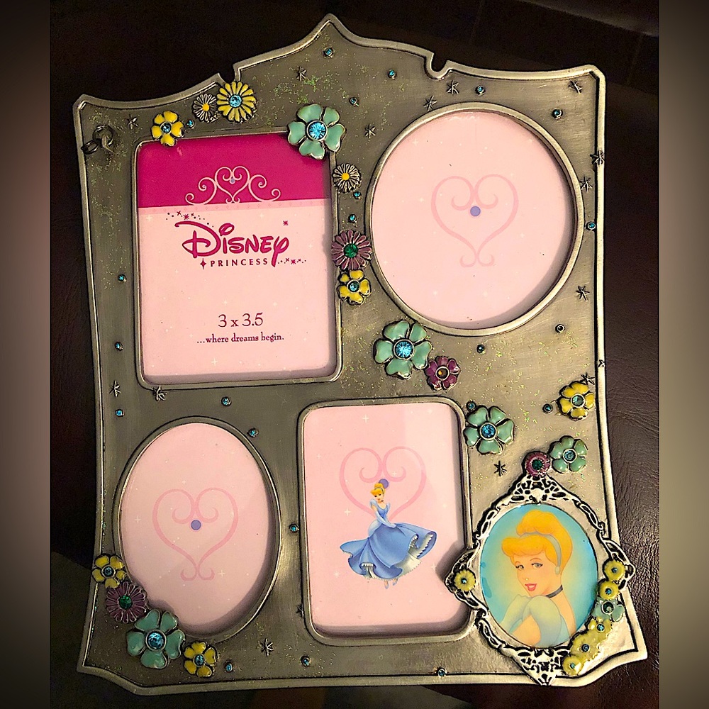 Disney Princess Metal frame NWT HOLDS 4 pictures